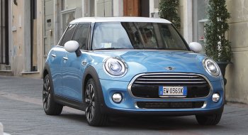 MINI 3ドア/5ドア｜エレクトリックブルーの写真集 | MINI COOPER Sketch