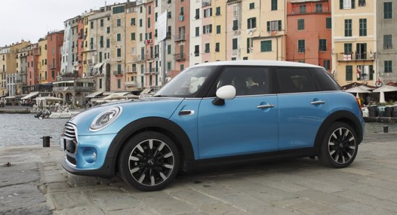 MINI 3ドア/5ドア｜エレクトリックブルーの写真集 | MINI COOPER Sketch
