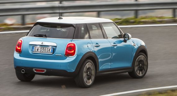 MINI 3ドア/5ドア｜エレクトリックブルーの写真集 | MINI COOPER Sketch