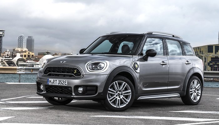 MINI クロスオーバー｜メルティングシルバーの写真集 | MINI