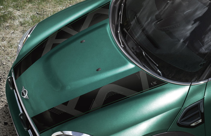 ミニクロスオーバー F60 限定車 ノーフォークエディション 専用デザインのボンネットストライプ