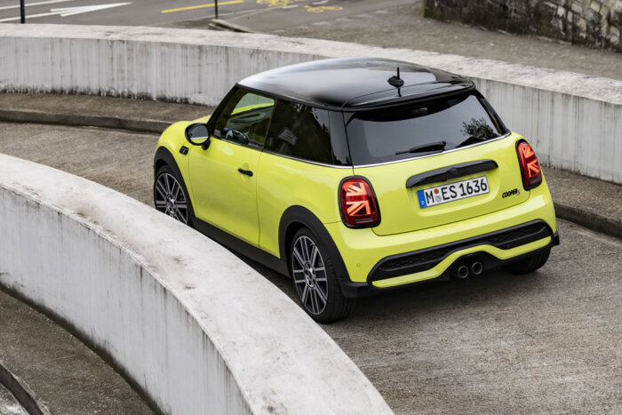 MINI 3ドア/5ドア|ゼスティーイエローの写真集 | MINI COOPER Sketch