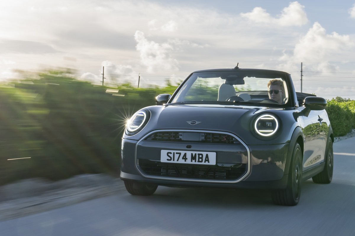 クーパー様 商談中 ミニ クーパーSD セブン XT20 5ドア 純正ナビ付 絶賛販売中！！ 群馬