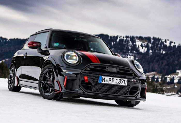 新型MINI3ドアの国内販売がスタート!価格&基本スペックが正式発表 | MINI COOPER Sketch
