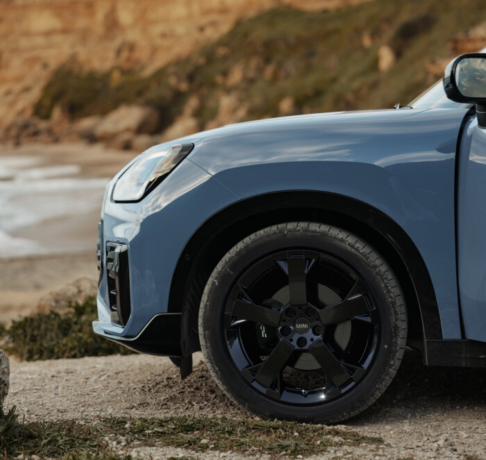 ミニカントリーマンD U25 ステートブルー 国内200台の限定車 2025年7月3日発売 ディーゼルモデル 19インチホイール JCW ランウェイスポーク ブラック