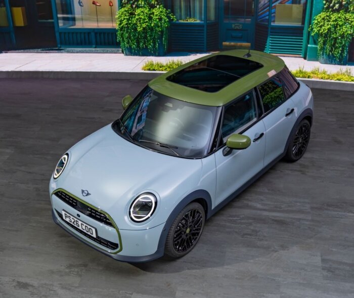 ミニクーパー5ドア F65 ポールスミスエディション ノッティンガム・グリーン