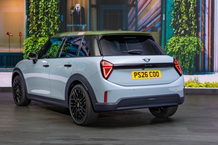 ミニクーパー5ドア F65 ポールスミスエディション ノッティンガム・グリーン