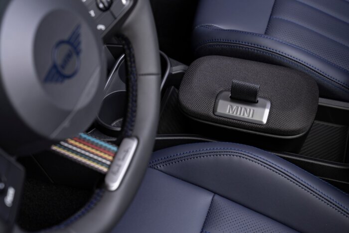 ミニクーパー コンバーチブル F67 ポールスミスエディション