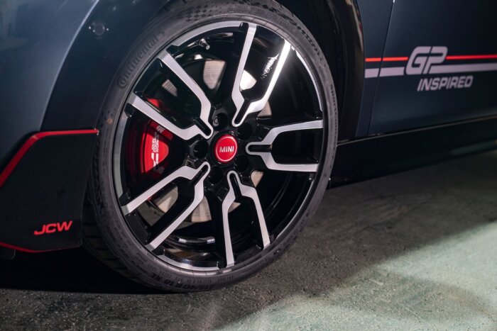 ミニクーパー f66 3ドア ジョンクーパーワークス GPインスパイアードエディション 2026年 限定車 18インチ JCWラップスポーク 2トーン