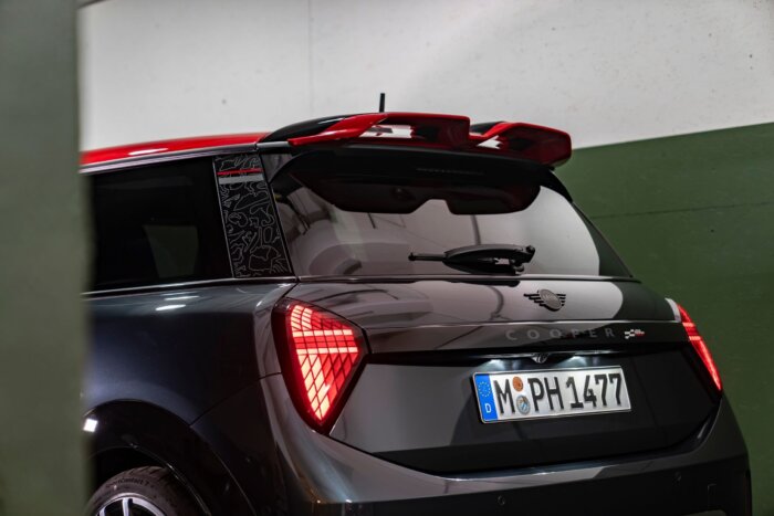 ミニクーパー f66 3ドア ジョンクーパーワークス GPインスパイアードエディション 2026年 限定車 JCWリアスポイラー