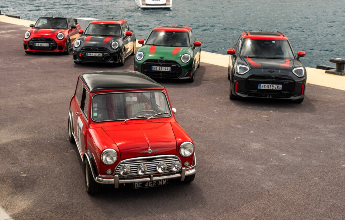 最新型ミニとクラシックミニ