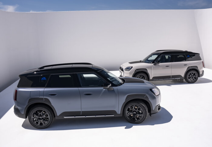 ミニカントリーマン U25 特別仕様車 アンテイムドエディション フローズンノマドブルー ハイドアウェイグレー 2026年