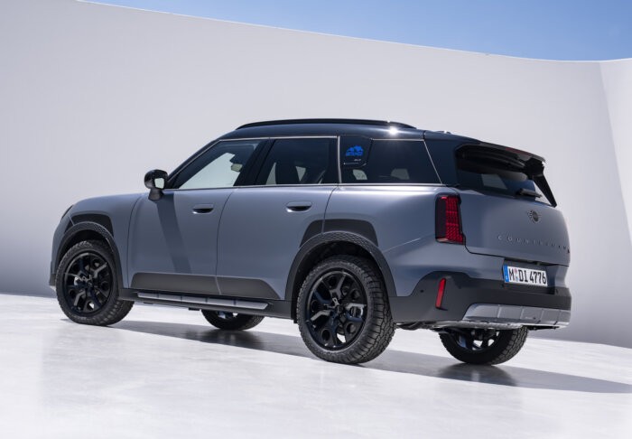ミニカントリーマンS ALL4 U25 特別仕様車 アンテイムドエディション フローズンノマドブルー 2026年