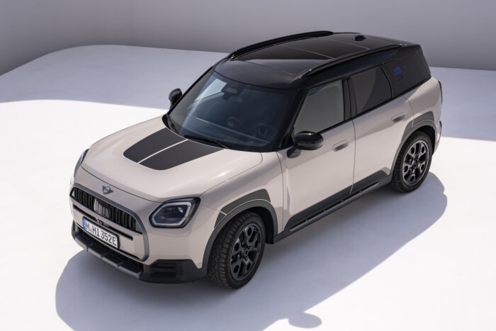 ミニカントリーマンSE ALL4 U25 特別仕様車 アンテイムドエディション ハイドアウェイグレー 2026年